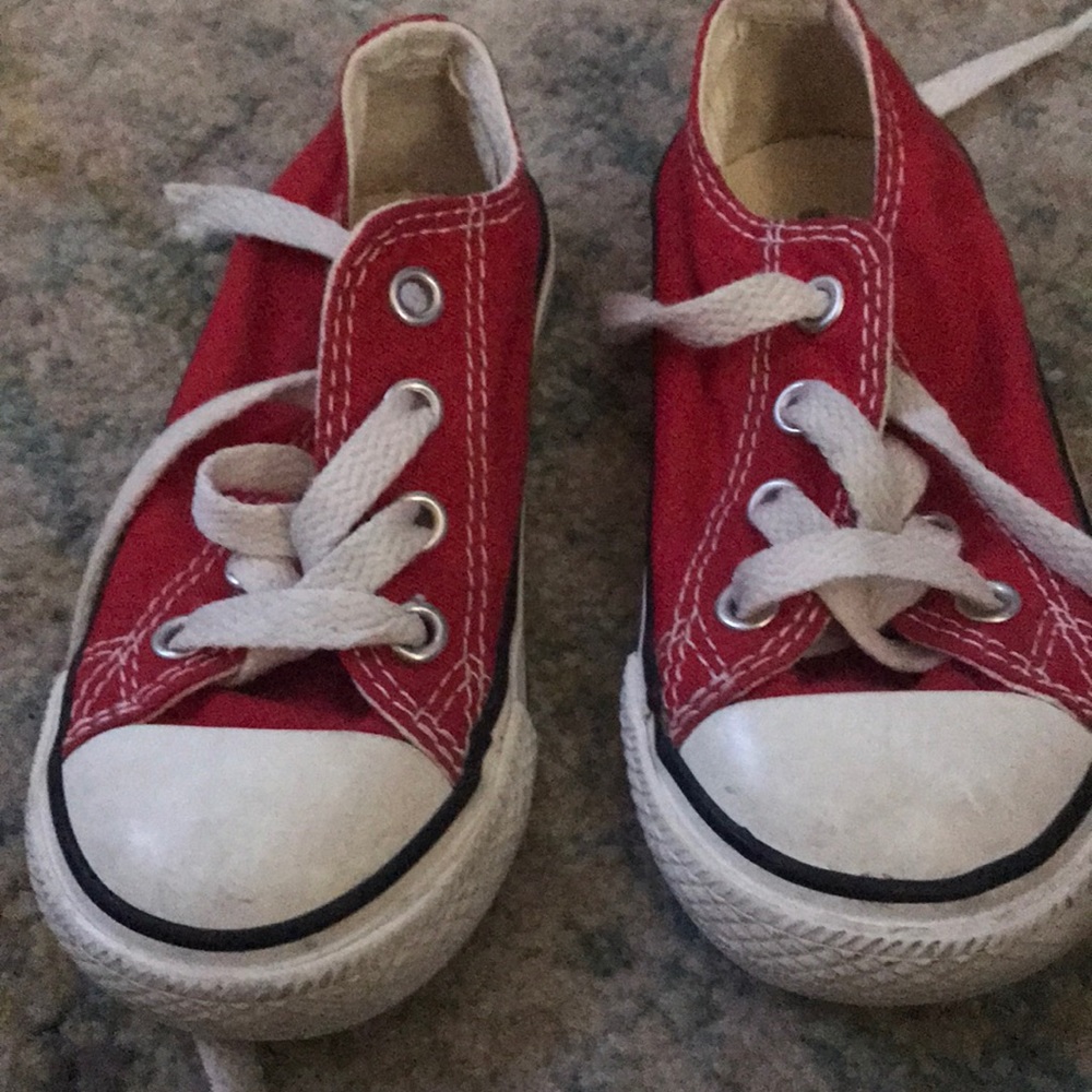 Toddler red converse 6c